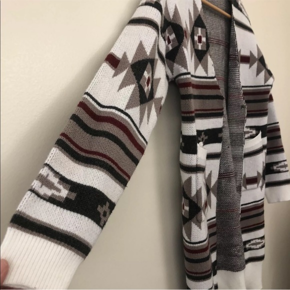 Venario Womens Southwest Tribal Print Cardigan Clip Front Pockets Size Small - Picture 9 of 10